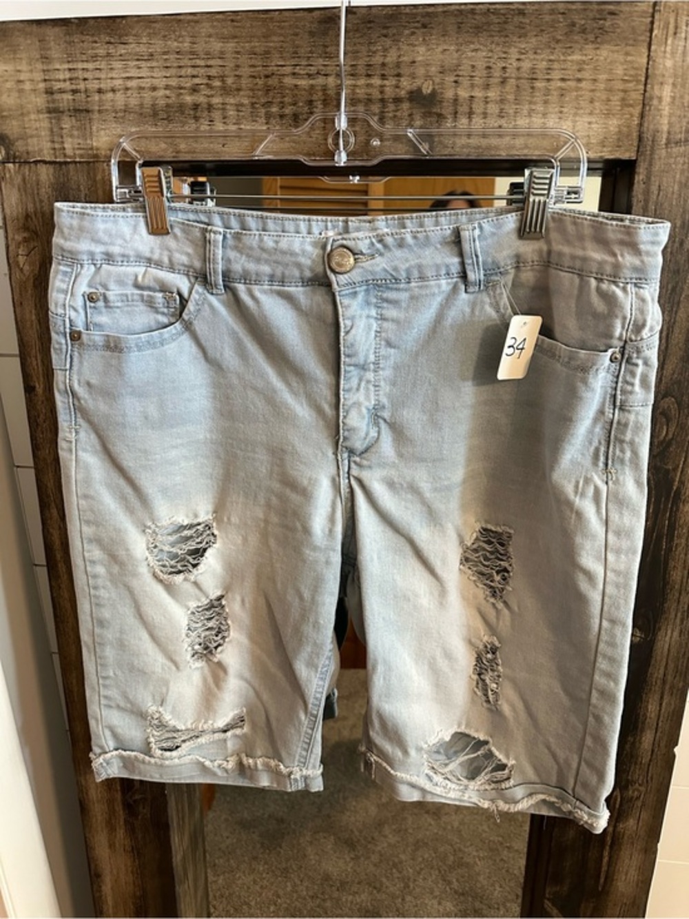 H+H Harmony & Havoc Distressed Denim Bermuda Shorts Women’s Size 16 Light Wash